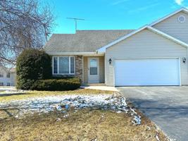 featured image of 460 Fox Ln