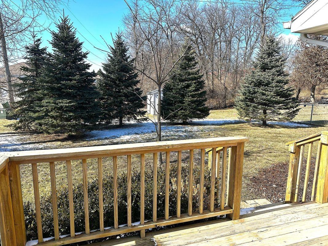 460 Fox Ln - Photo 3 of 42