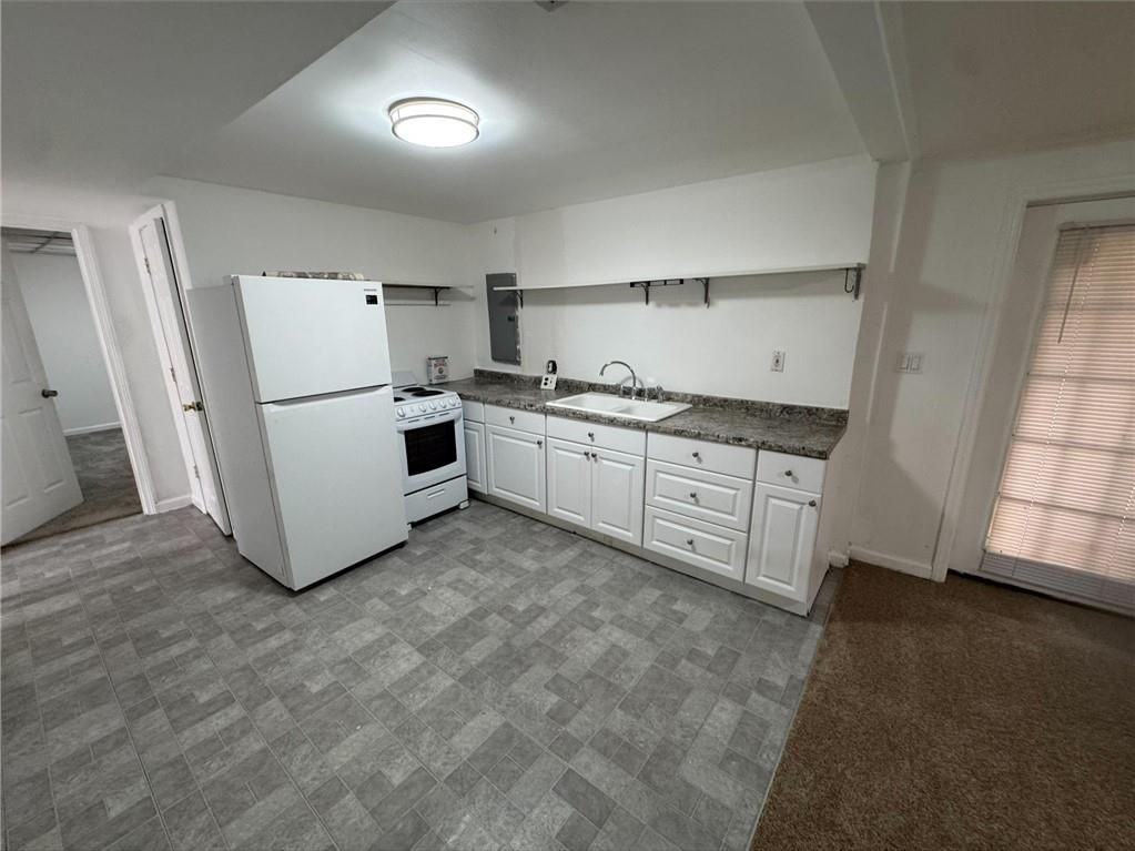 956 Slash Pine Rd - Photo 3 of 8