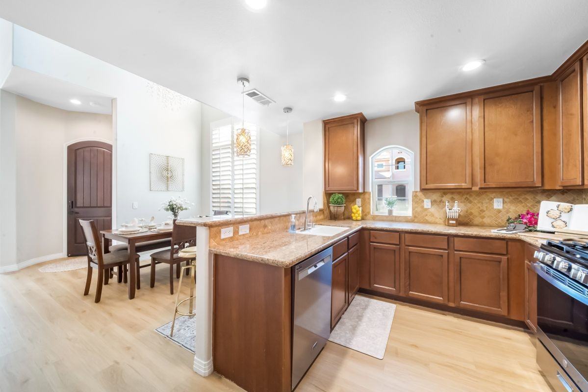 52154 Rosewood Ln - Photo 4 of 32