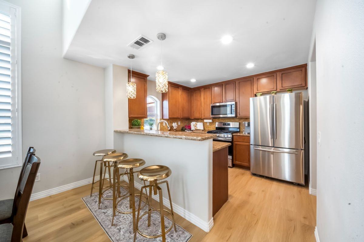 52154 Rosewood Ln - Photo 5 of 32