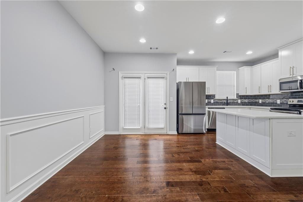 5038 Longview Walk - Photo 6 of 25