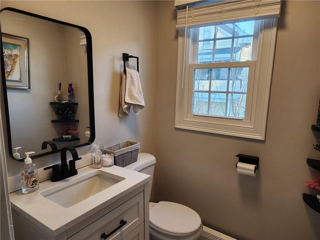 198 Sunbury St - Photo 4 of 13