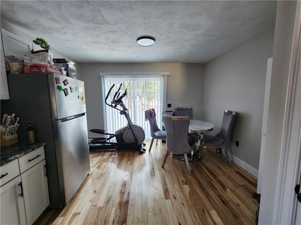 198 Sunbury St - Photo 6 of 13