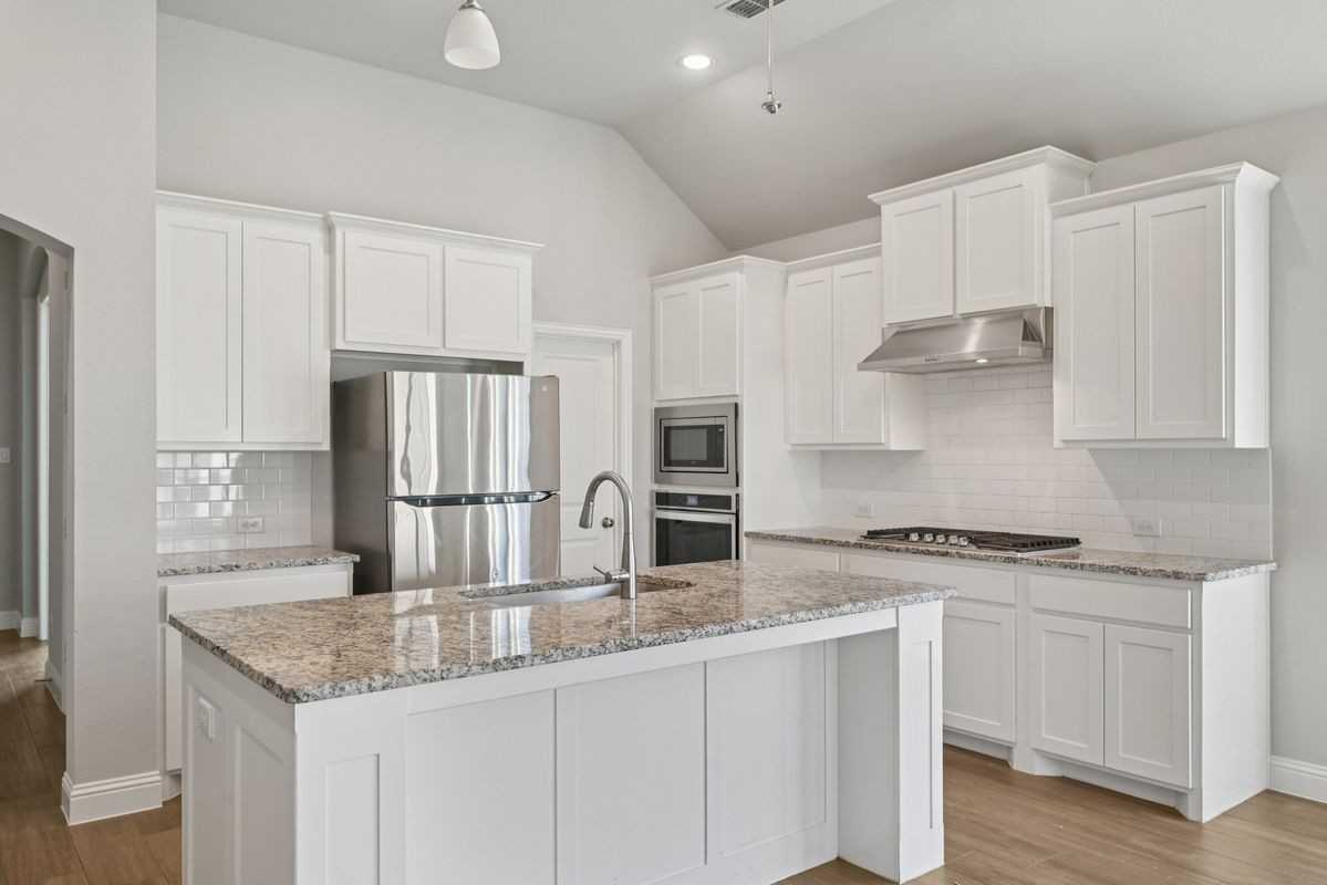 1709 Everitt Trl - Photo 3 of 8