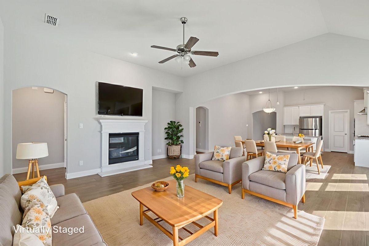 1709 Everitt Trl - Photo 5 of 8