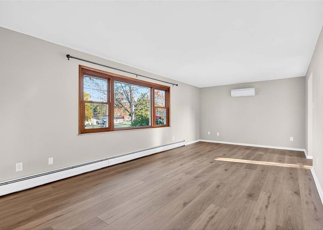 1 Saint Andrews Dr - Photo 3 of 17