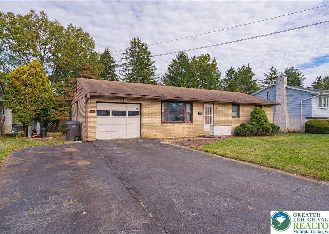 1931 Brown St - Photo 2 of 24