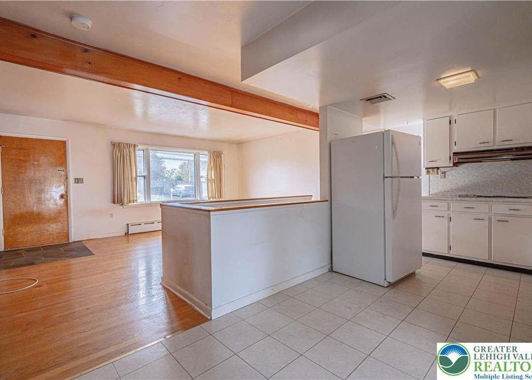 1931 Brown St - Photo 6 of 24