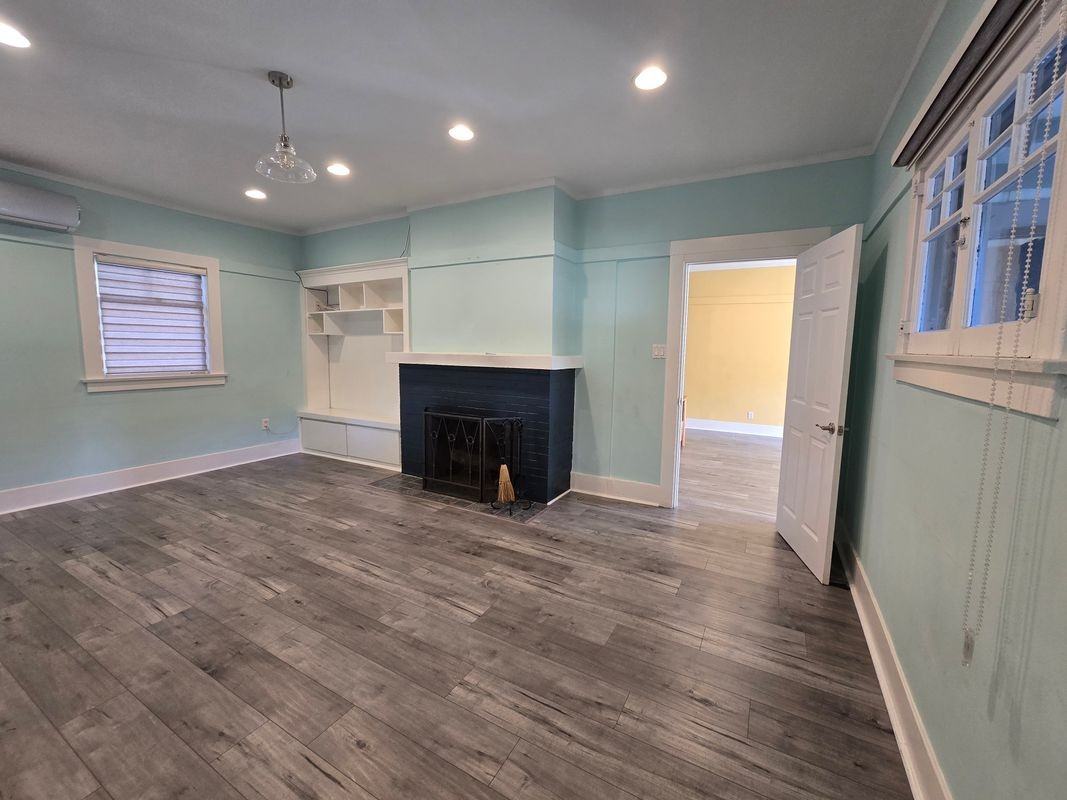 396 N Mentor Ave - Photo 3 of 3