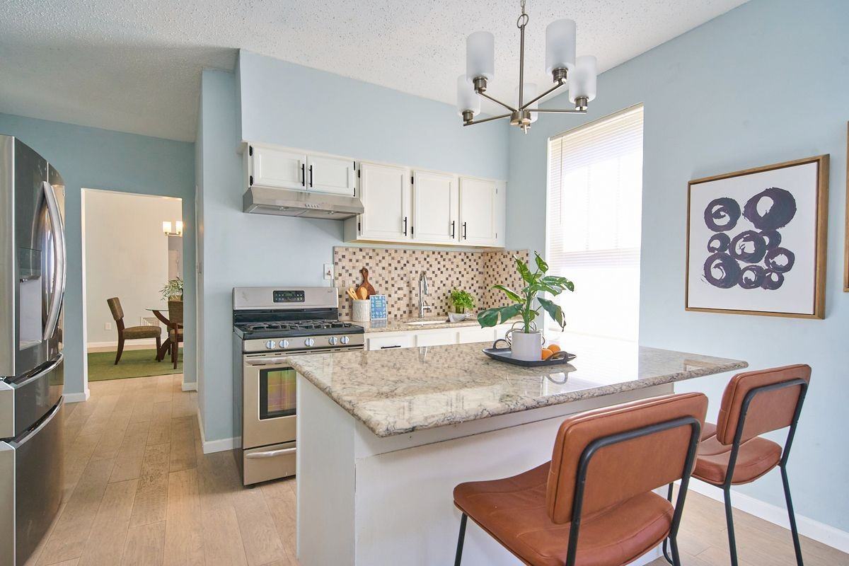 3011 Iowa Ave - Photo 3 of 14