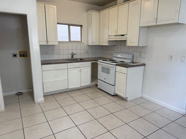 426 Pajaro St - Photo 2 of 5