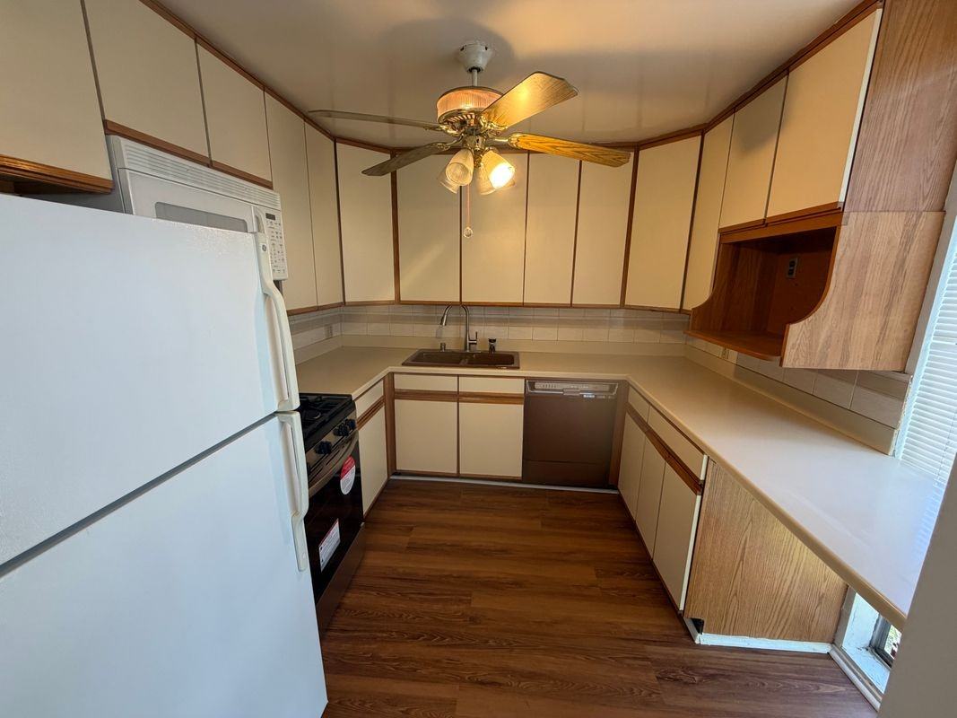 433 S Palm Dr ##1 - Photo 6 of 17