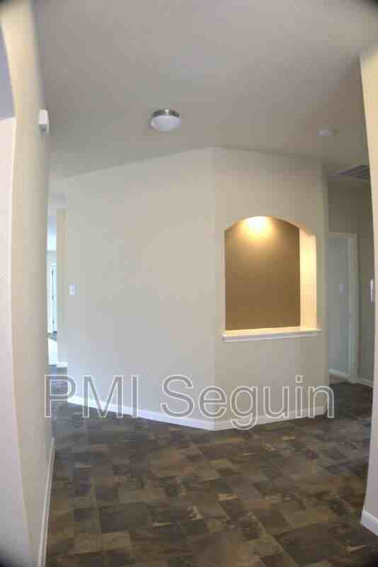 111 Hoya Ln - Photo 3 of 16