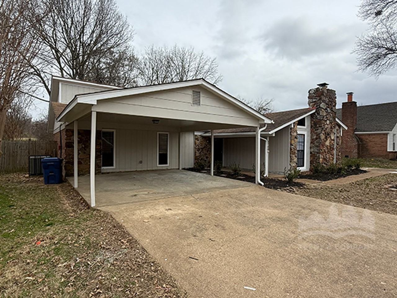 5700 Ridgetop Dr - Photo 2 of 21