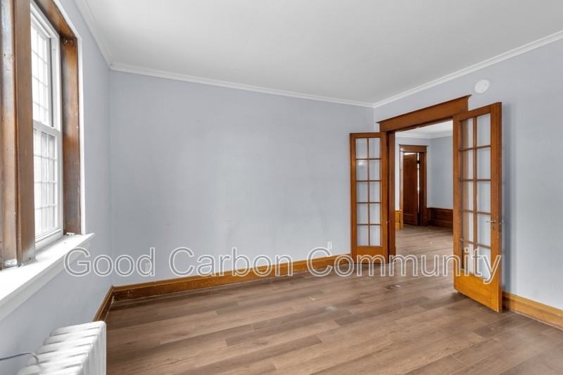 2825 Main St #6 - Photo 4 of 16