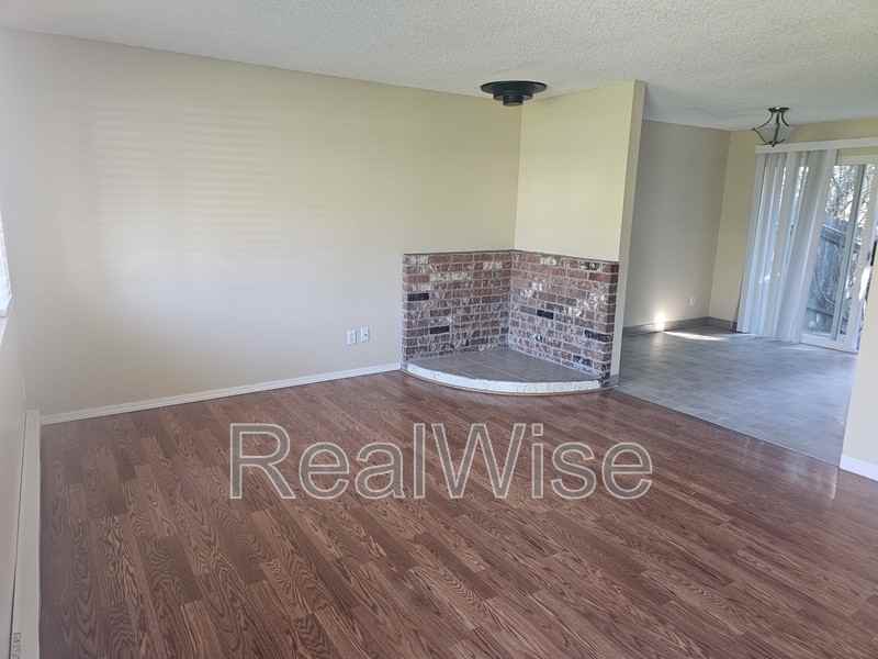 12580 Sw 128th Ave - Photo 3 of 7