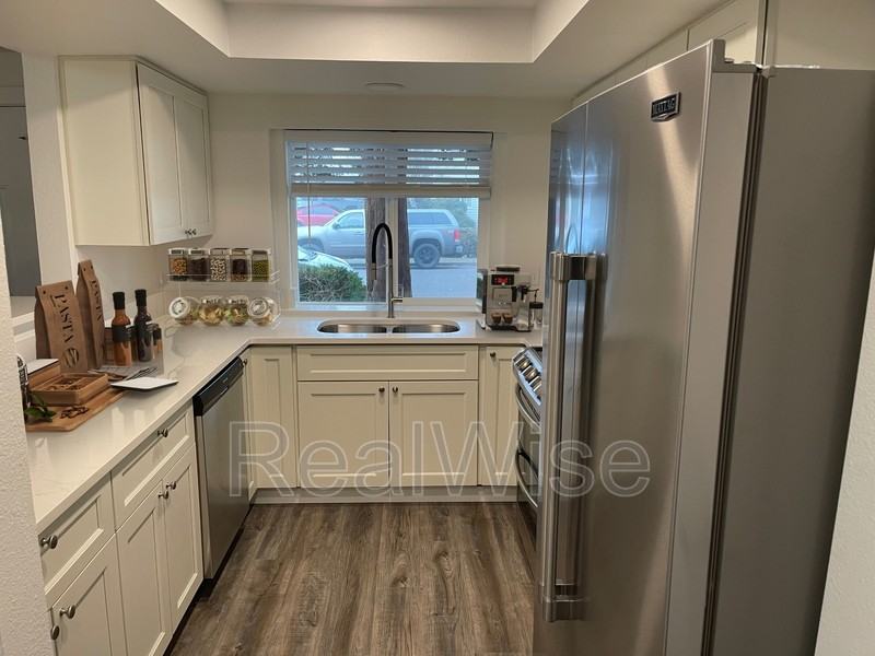 4292 Meadowbrook Ct Ne - Photo 5 of 17