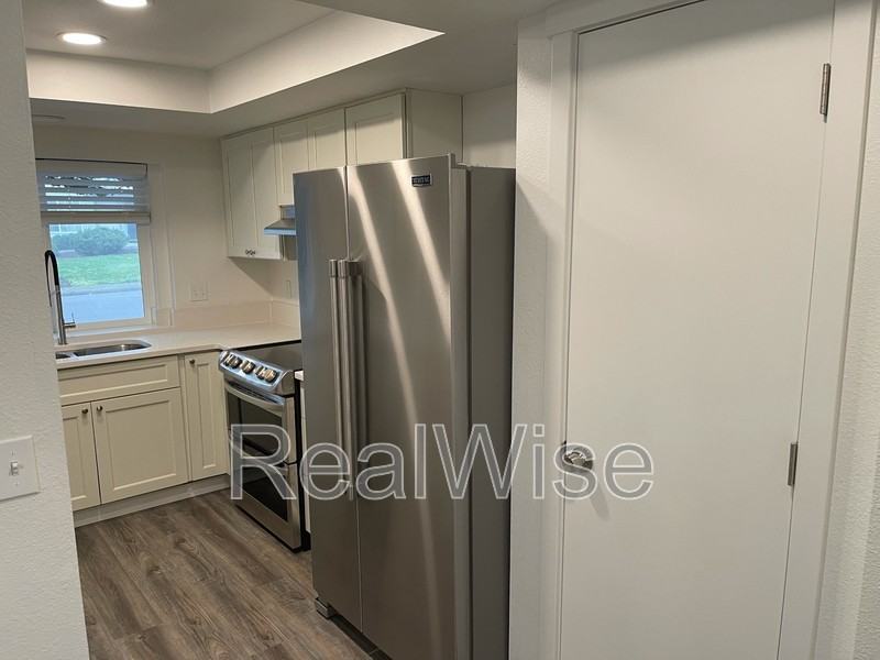 4292 Meadowbrook Ct Ne - Photo 6 of 17