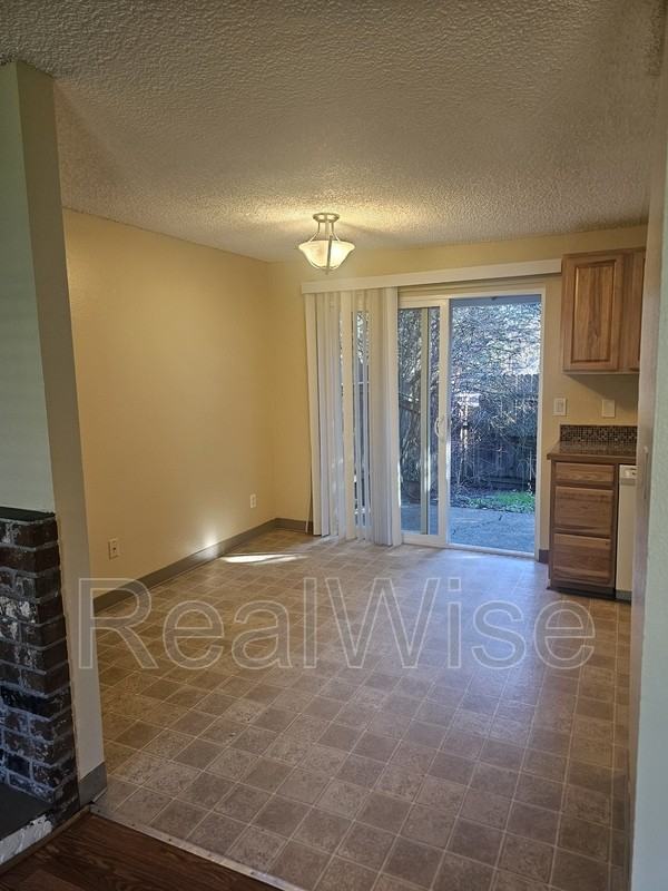 12650 Sw 127th Ave - Photo 3 of 8