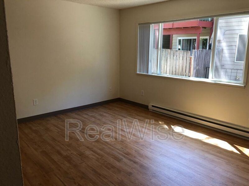 13437 Se Stark St - Photo 4 of 18