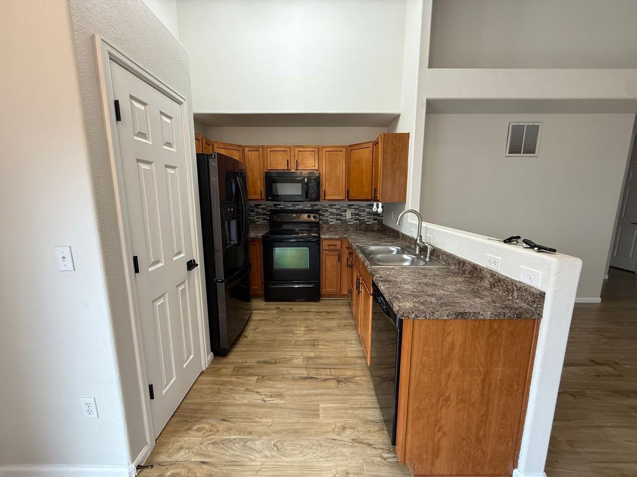 7672 Fiona Ln - Photo 5 of 15