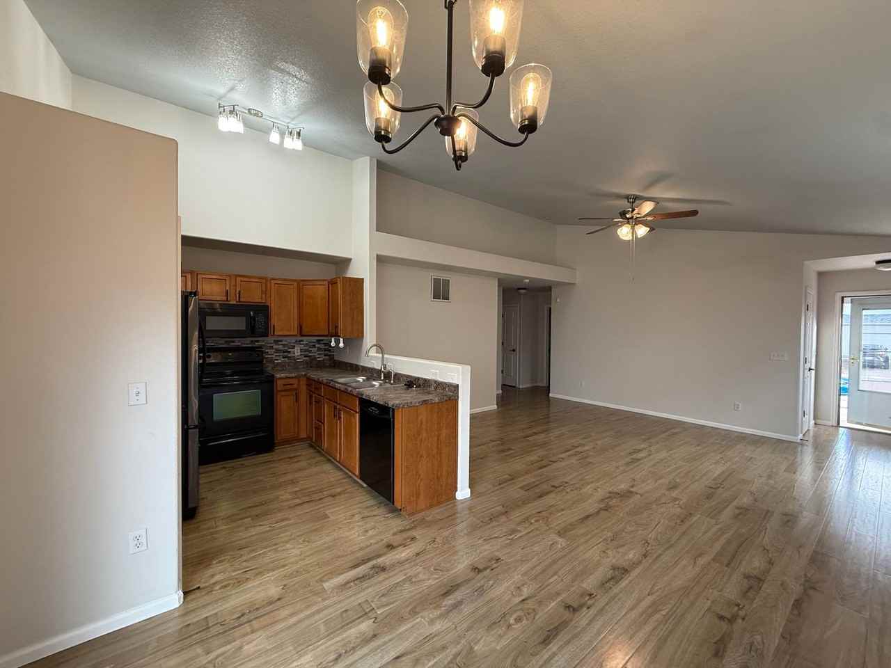 7672 Fiona Ln - Photo 6 of 15