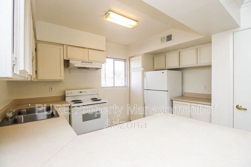 810 E Colter St #26 - Photo 3 of 17