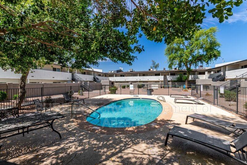 810 E Colter St #26 - Photo 4 of 17