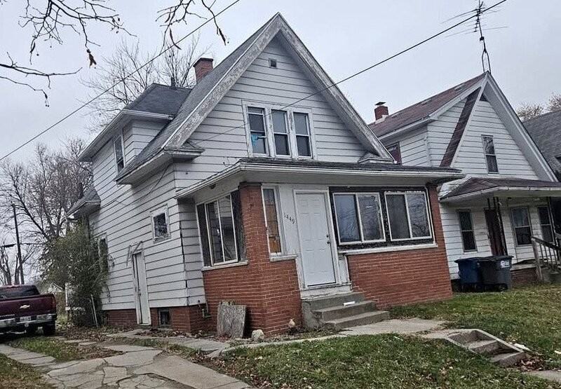 1449 Walbridge Ave - Photo 2 of 7