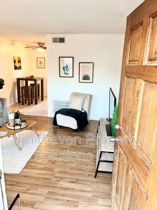 1859 Williams Ave - Photo 2 of 20