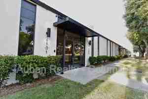 featured image of 1113 Belleview St #103