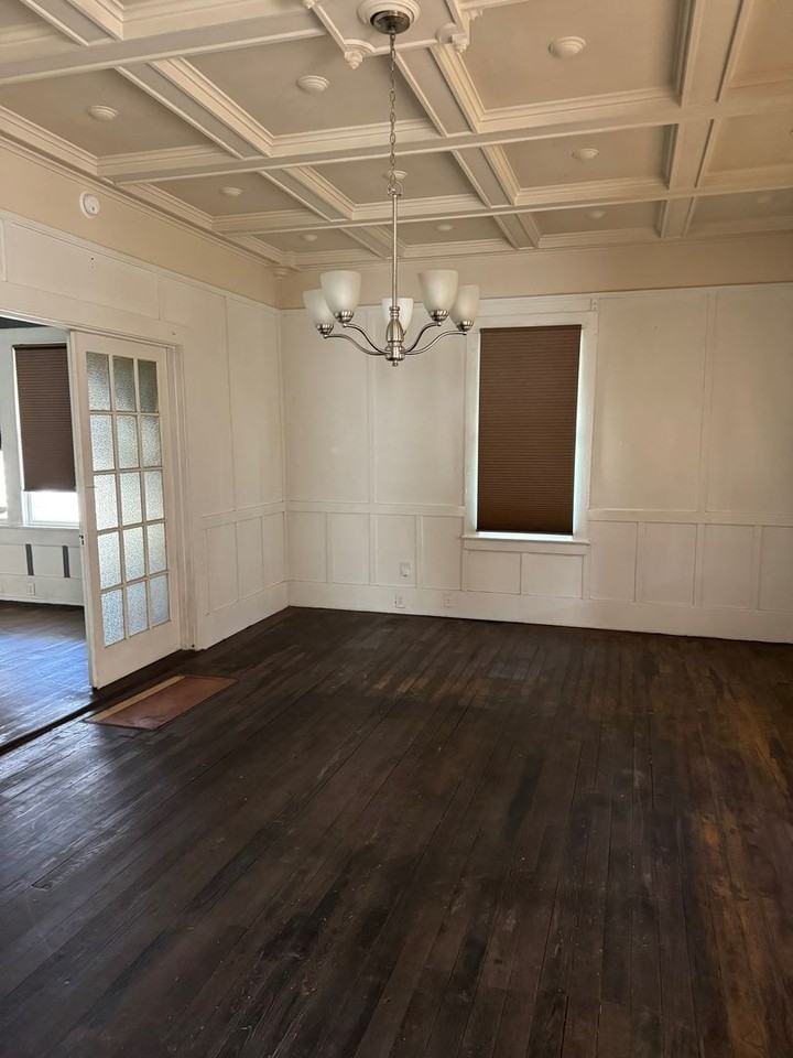 931 S 11th St - Photo 3 of 9