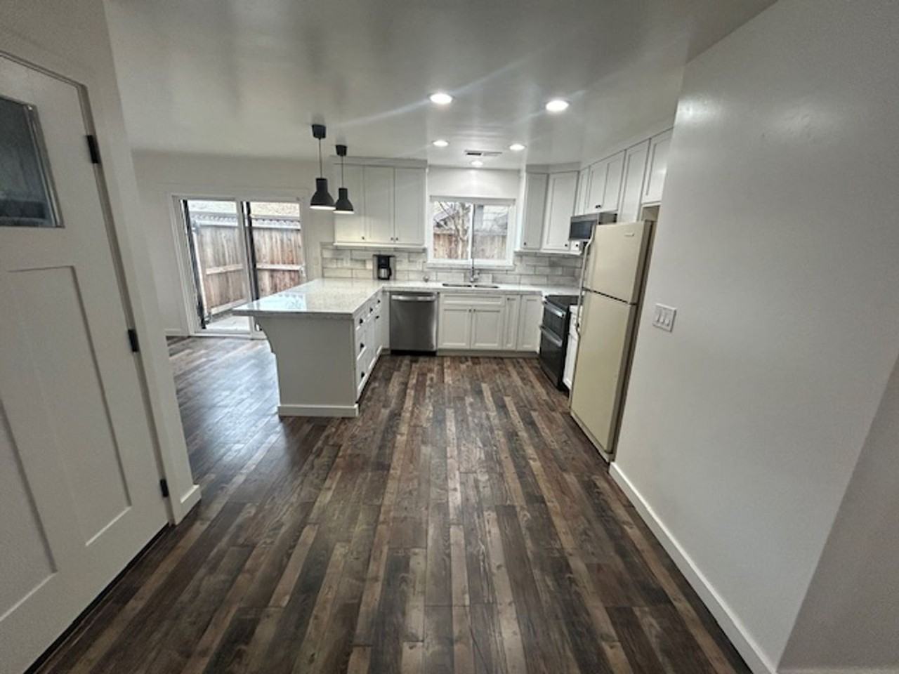 4003 W Hillsdale Ct - Photo 3 of 6