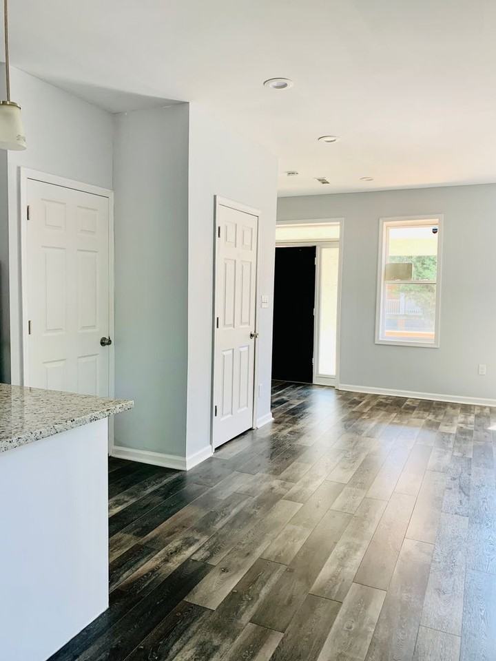 3604 Oakmont Ave - Photo 3 of 11