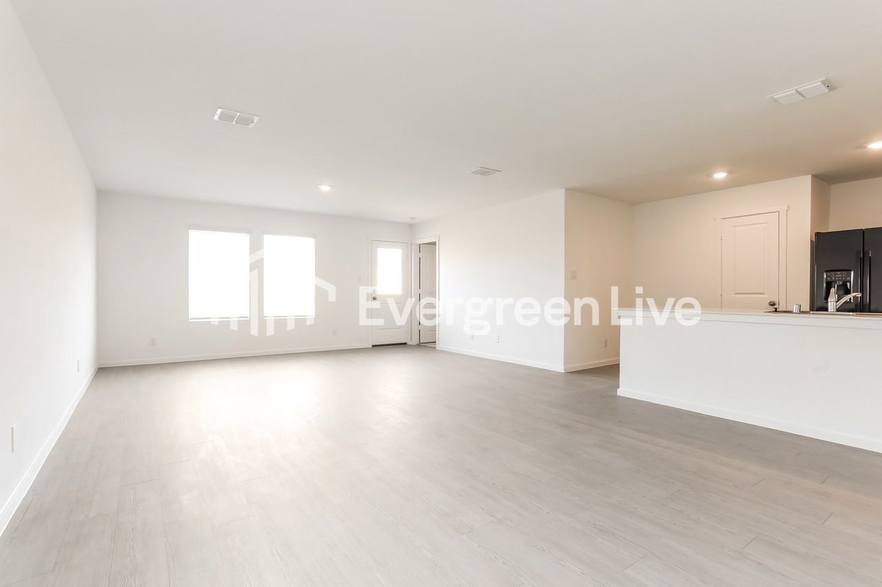 1619 Sparrow Hawk Rd - Photo 3 of 16