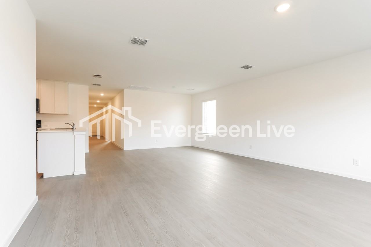 1619 Sparrow Hawk Rd - Photo 4 of 16