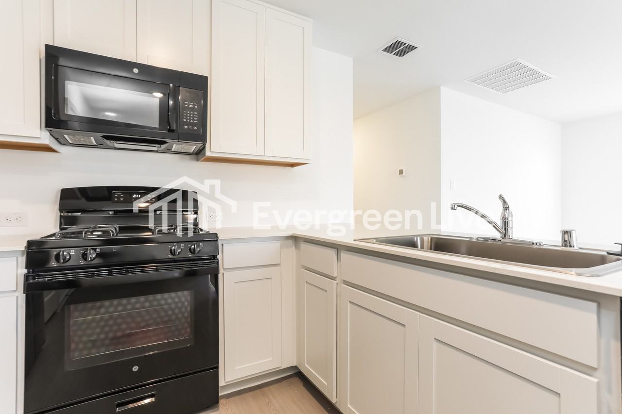 1619 Sparrow Hawk Rd - Photo 5 of 16