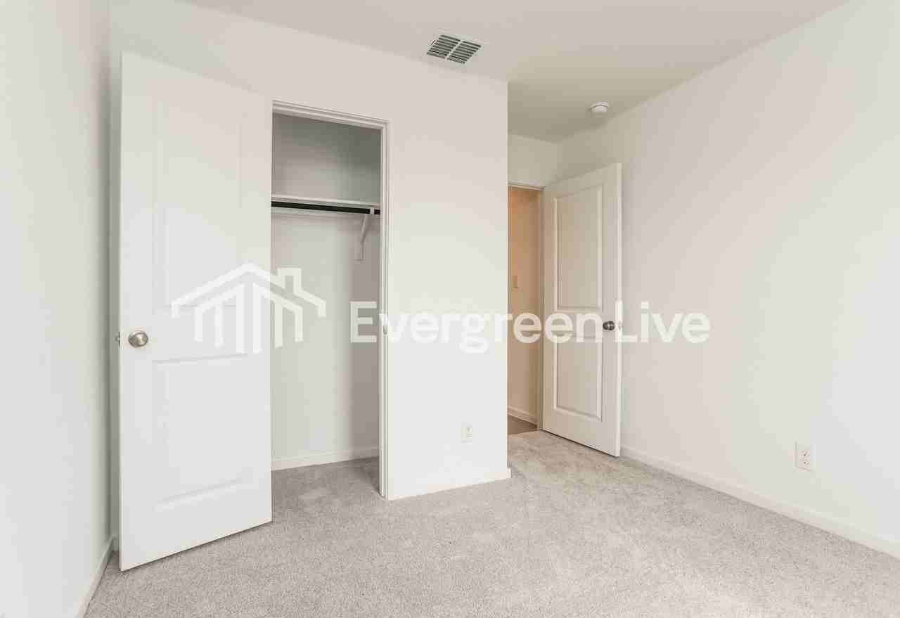 1619 Sparrow Hawk Rd - Photo 7 of 15