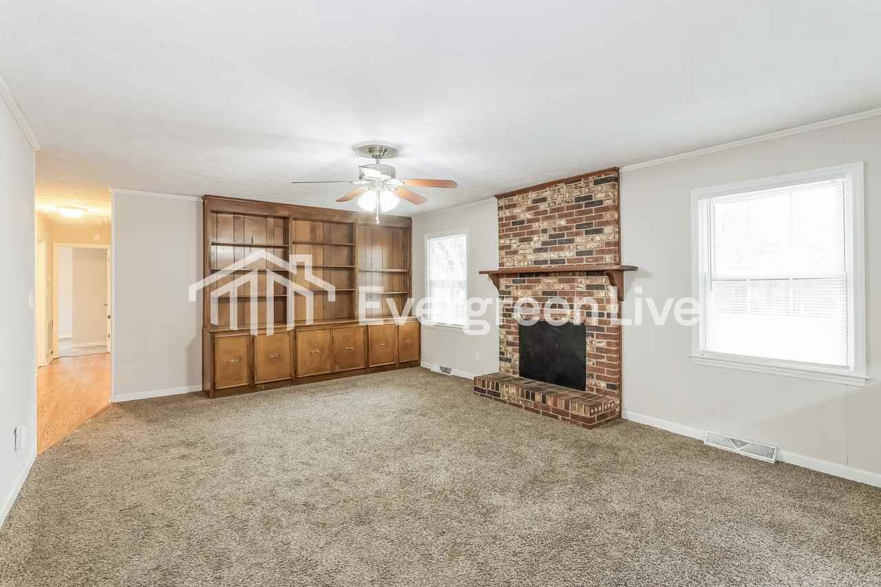 720 Oriole St - Photo 4 of 15