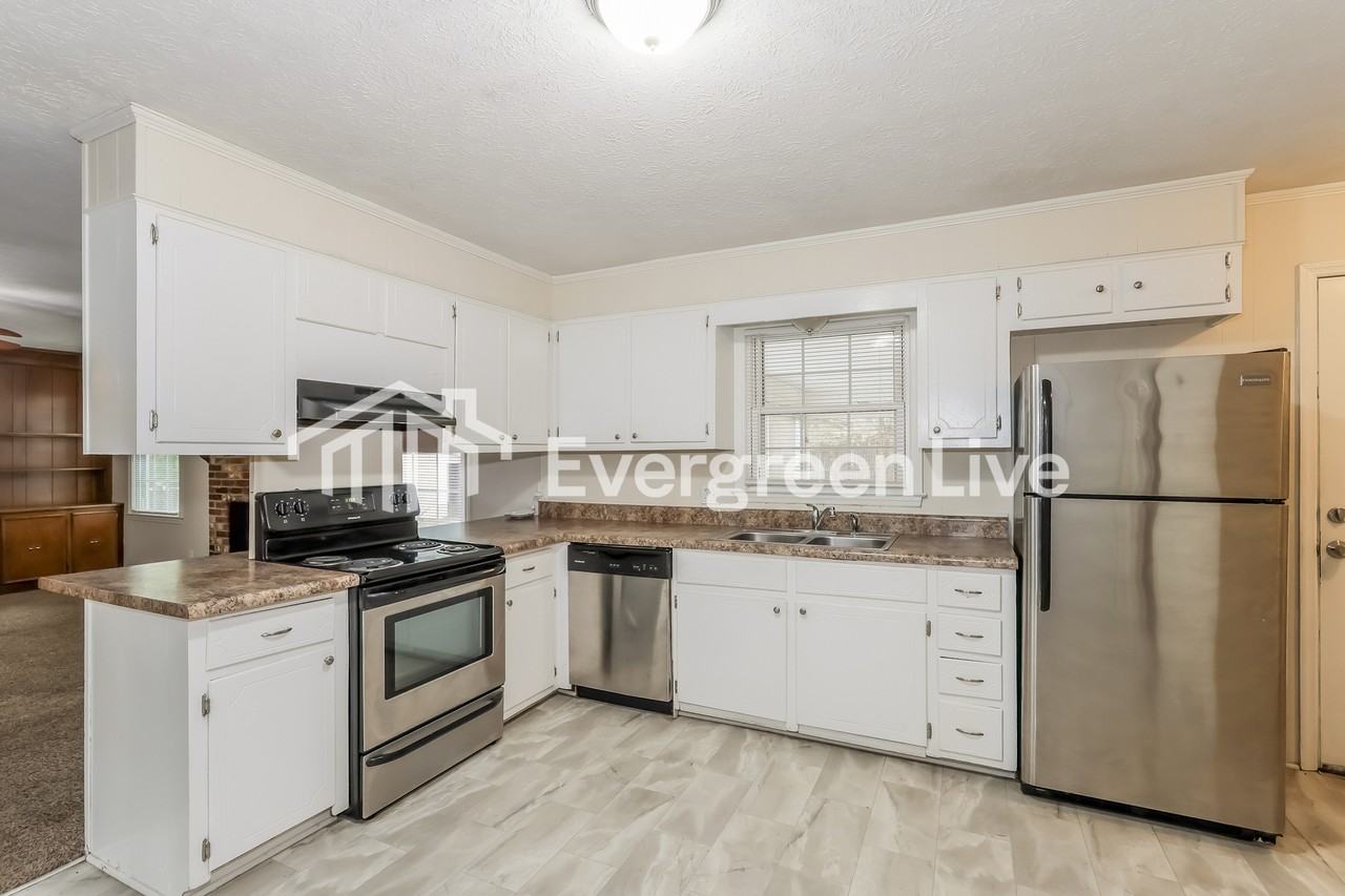 720 Oriole St - Photo 7 of 15