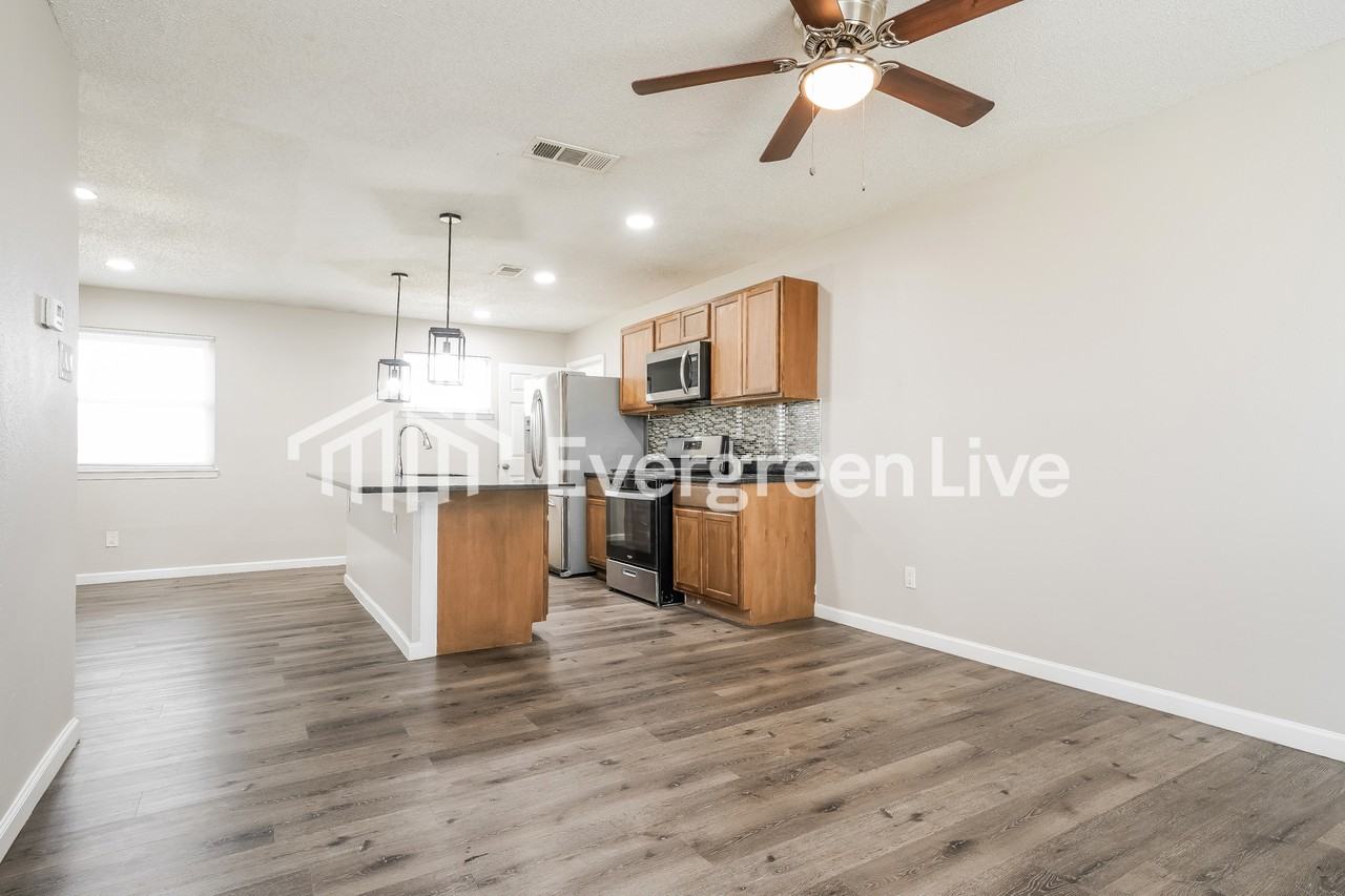 3931 Mehalia Dr - Photo 5 of 15