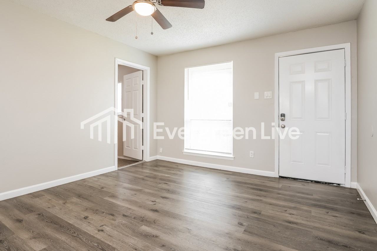 3931 Mehalia Dr - Photo 7 of 15