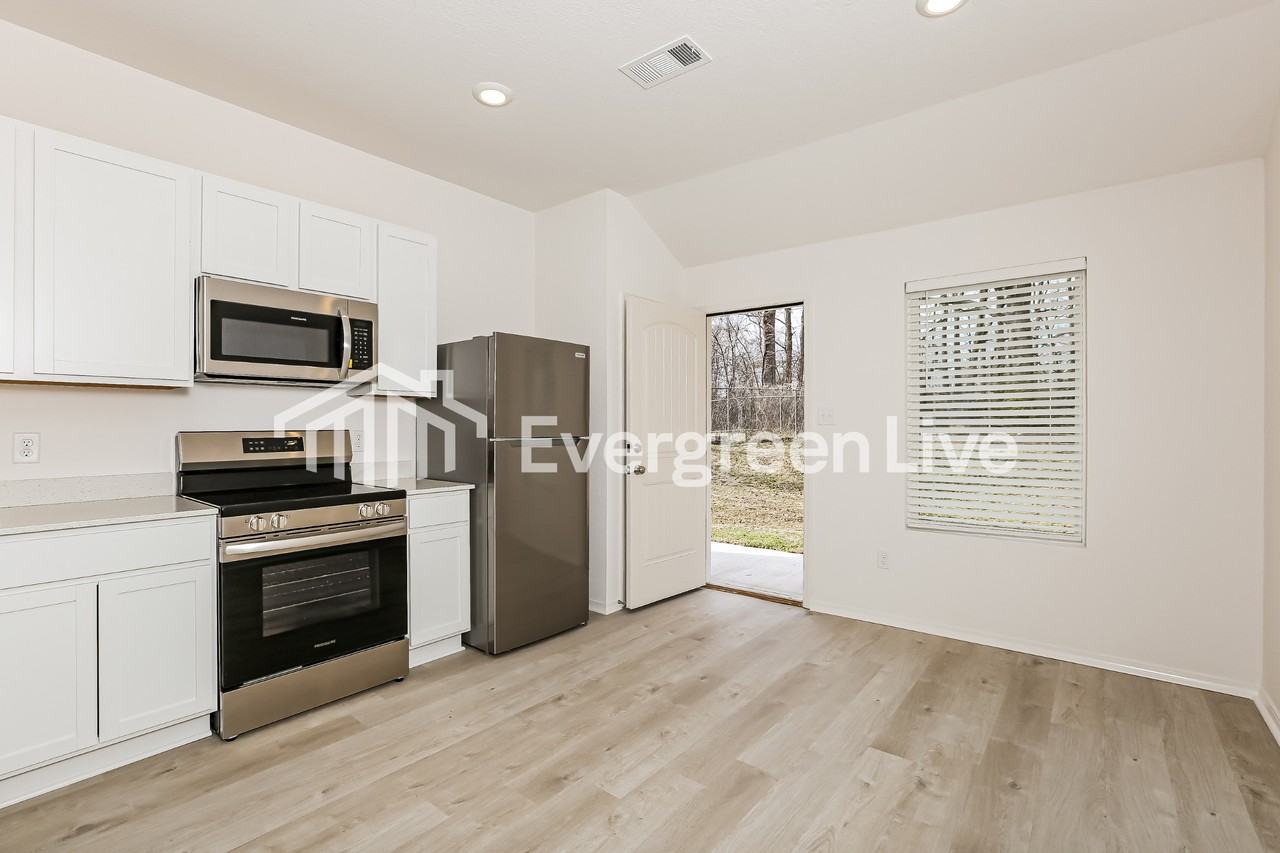 123 Jasmine Ct - Photo 4 of 15