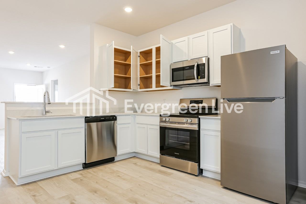 123 Jasmine Ct - Photo 5 of 15