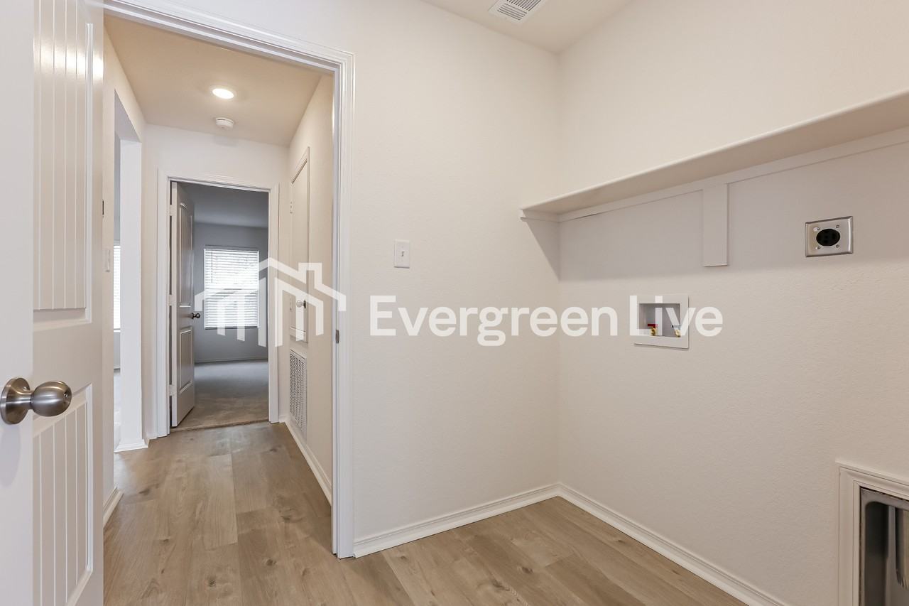 123 Jasmine Ct - Photo 7 of 15