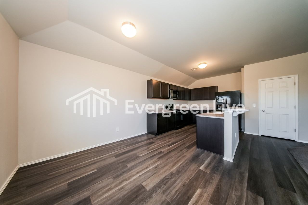 5211 Mac Rd - Photo 5 of 15