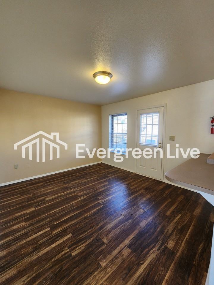 205 Raven Dr - Photo 6 of 21