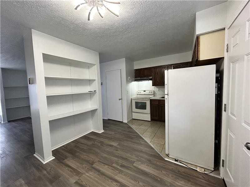 201 Burton Dr #2 - Photo 6 of 10