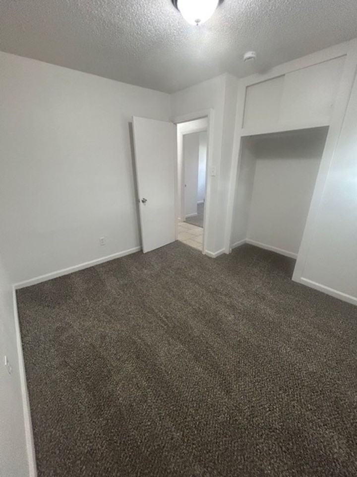 23 Delores Dr - Photo 7 of 10